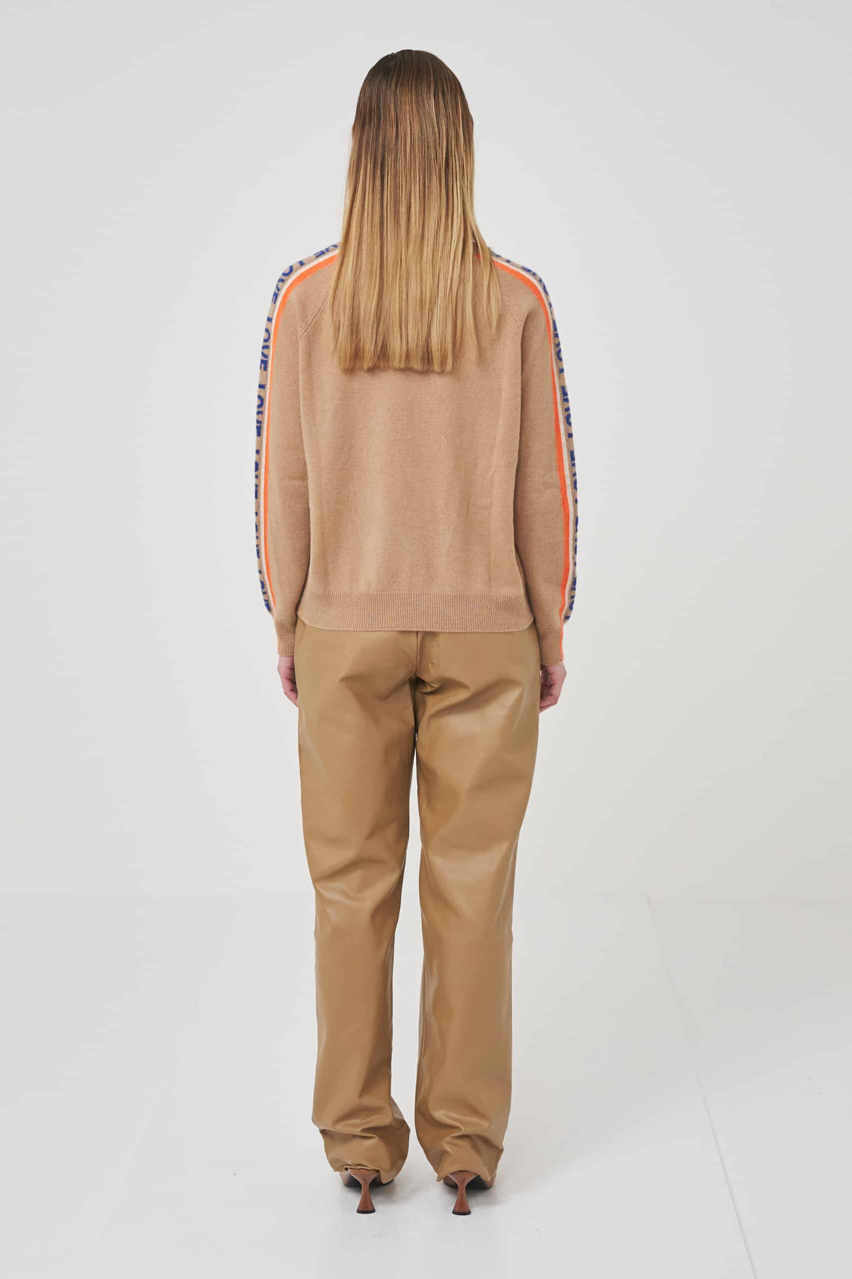 Love Jumper in Camel