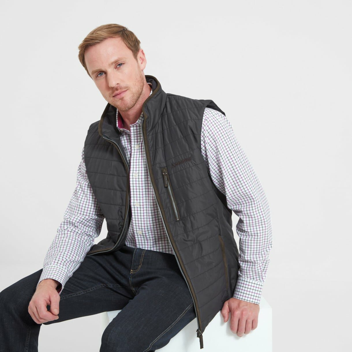 BRORA GILET – CHARCOAL