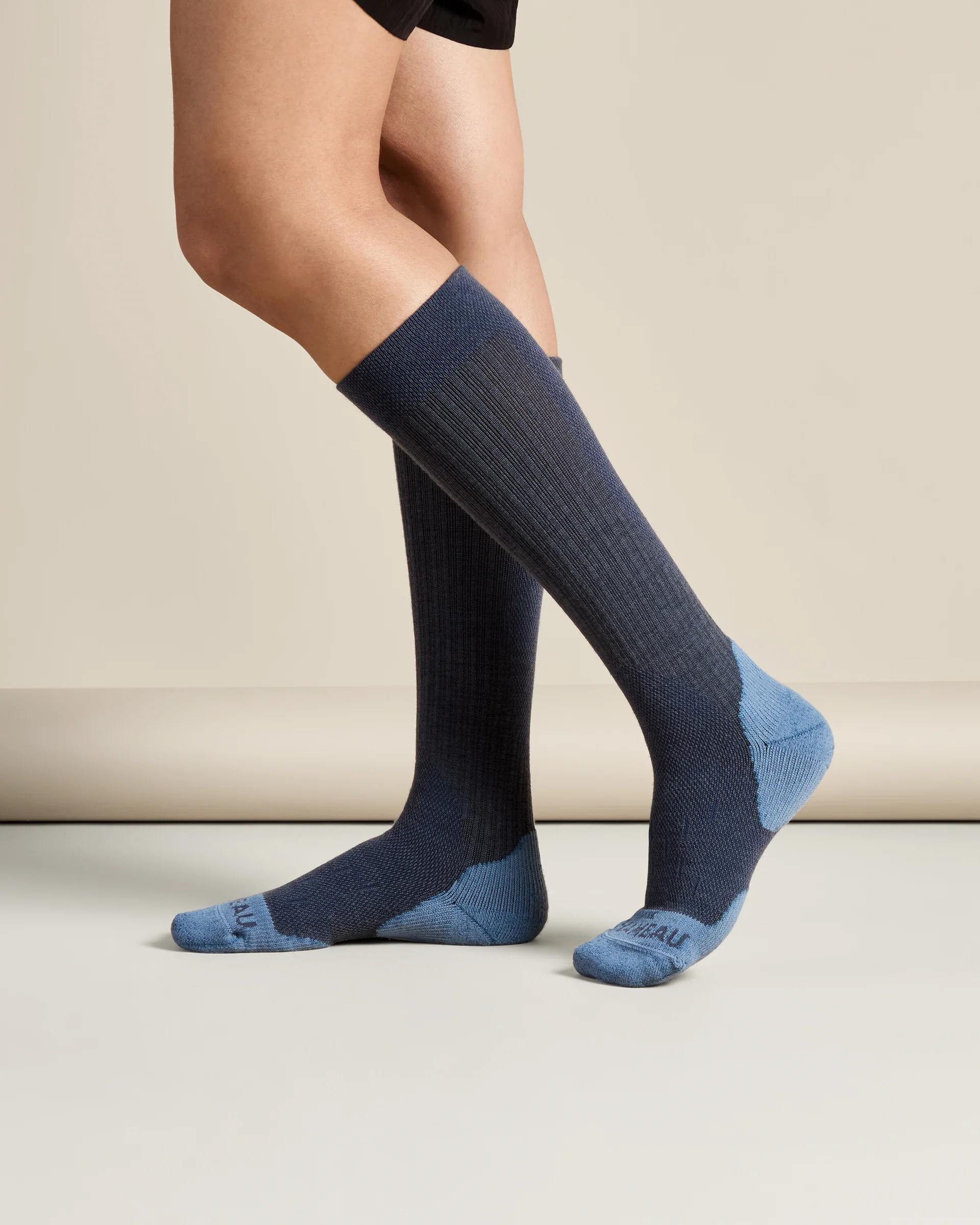 The Iris Ultimate Socks – Bleu Fonce